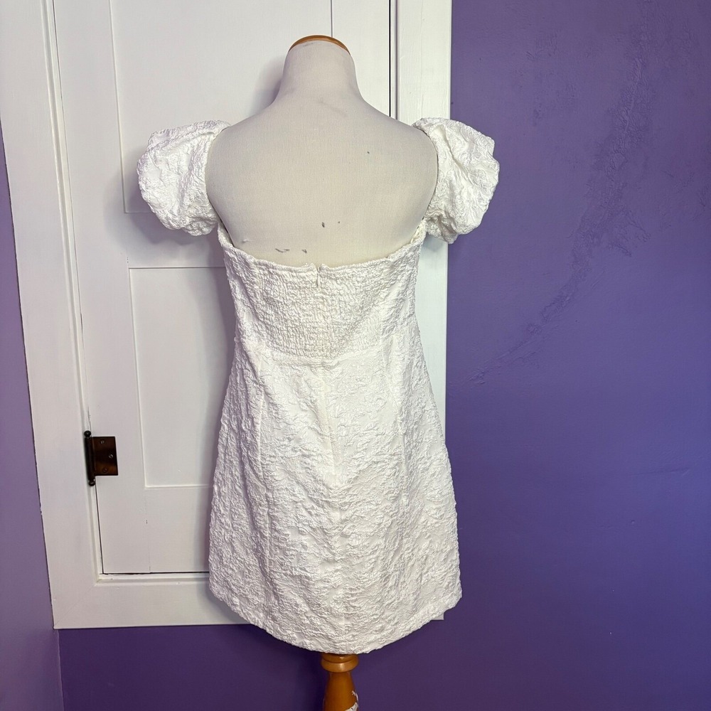 ASTR The Label Raina Off Shoulder Puff Sleeve Crinkle Mini Dress - White - Large - Picture 4 of 9